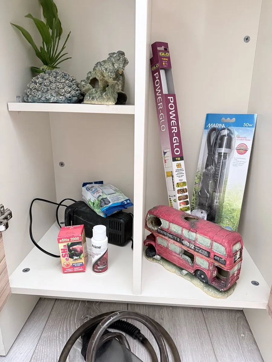 Fish Tank with cabinet - Complete Set with Extras - Image 2