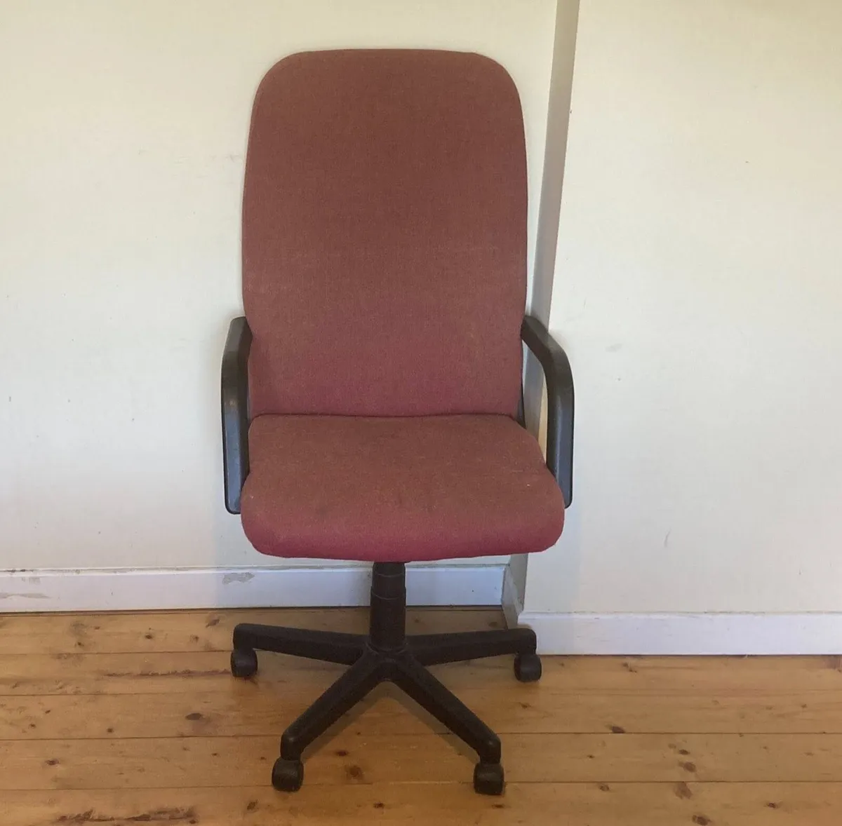 Comfortable Ergonomic Office Chair – Adjustable - Image 2