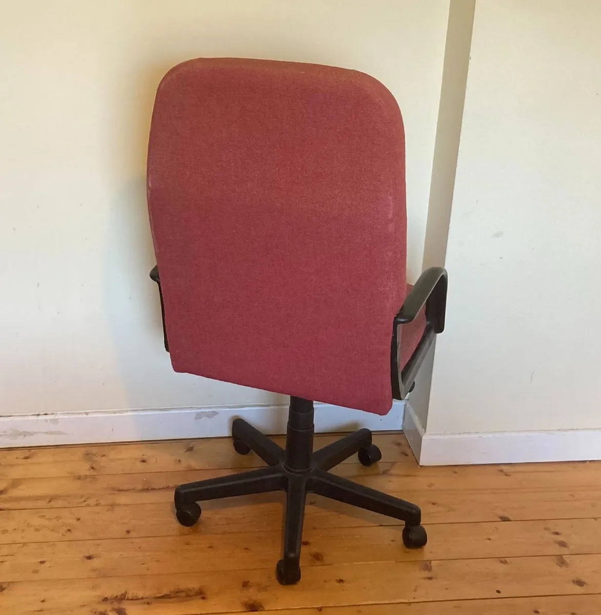 Comfortable Ergonomic Office Chair – Adjustable - Image 4