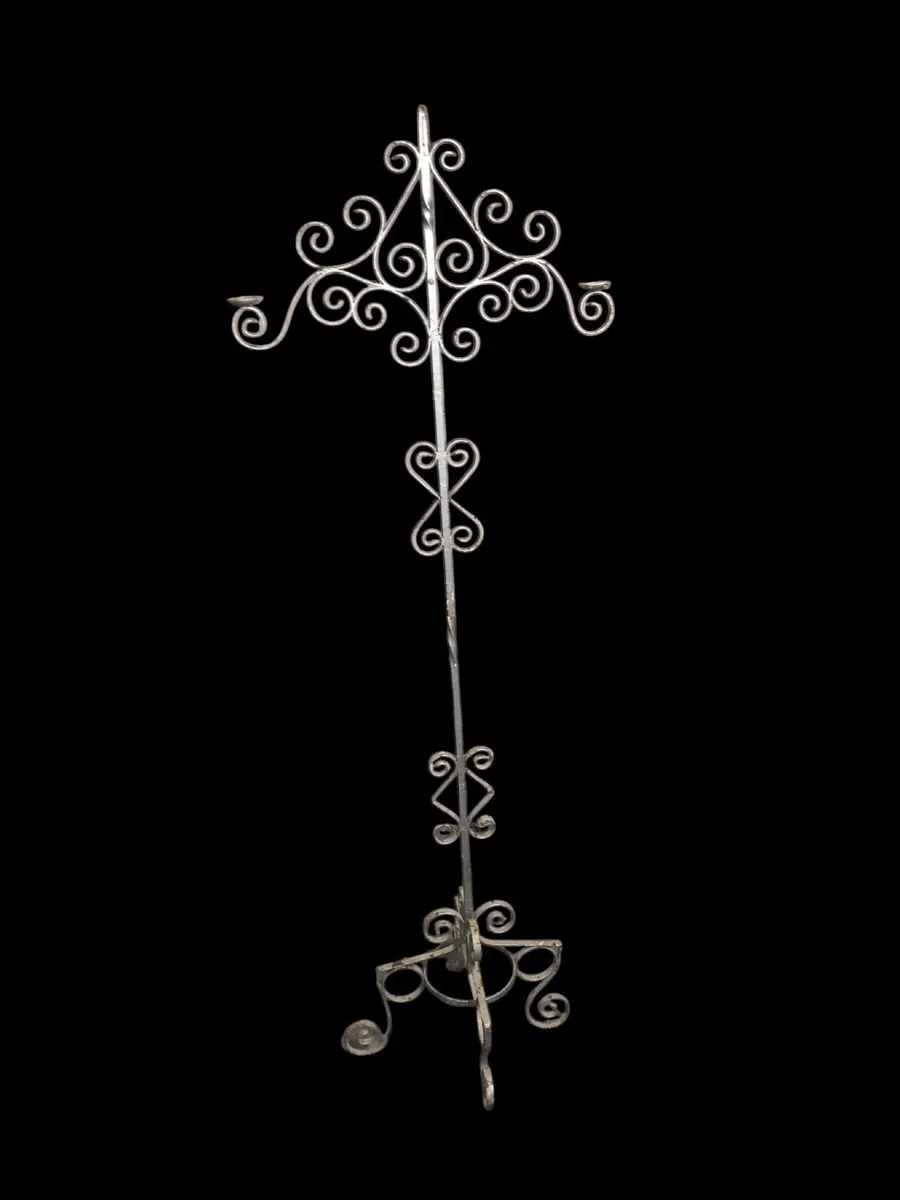 Antique Standing Light - Standard Lamp -Needs TLC - Image 1