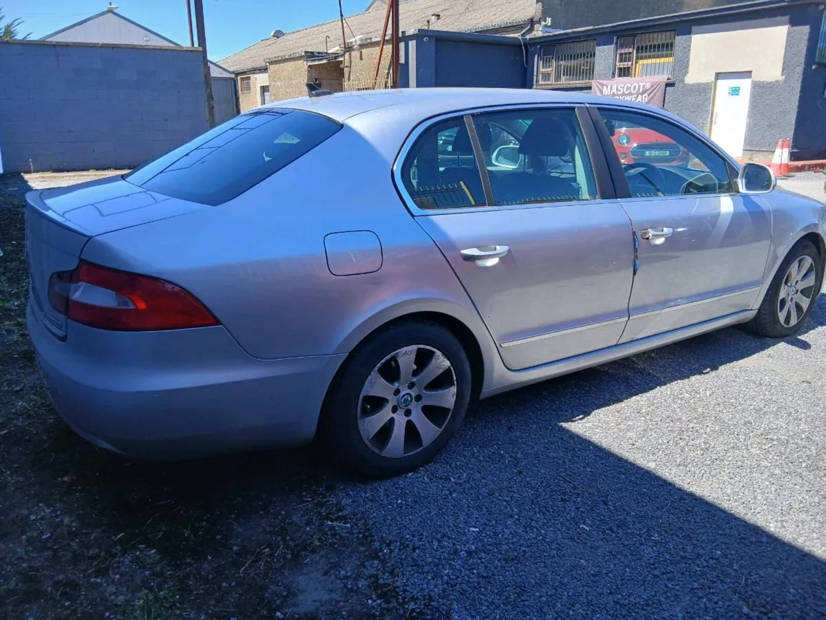 2012 SKODA SUPERB 1.6 DIESEL - Image 4
