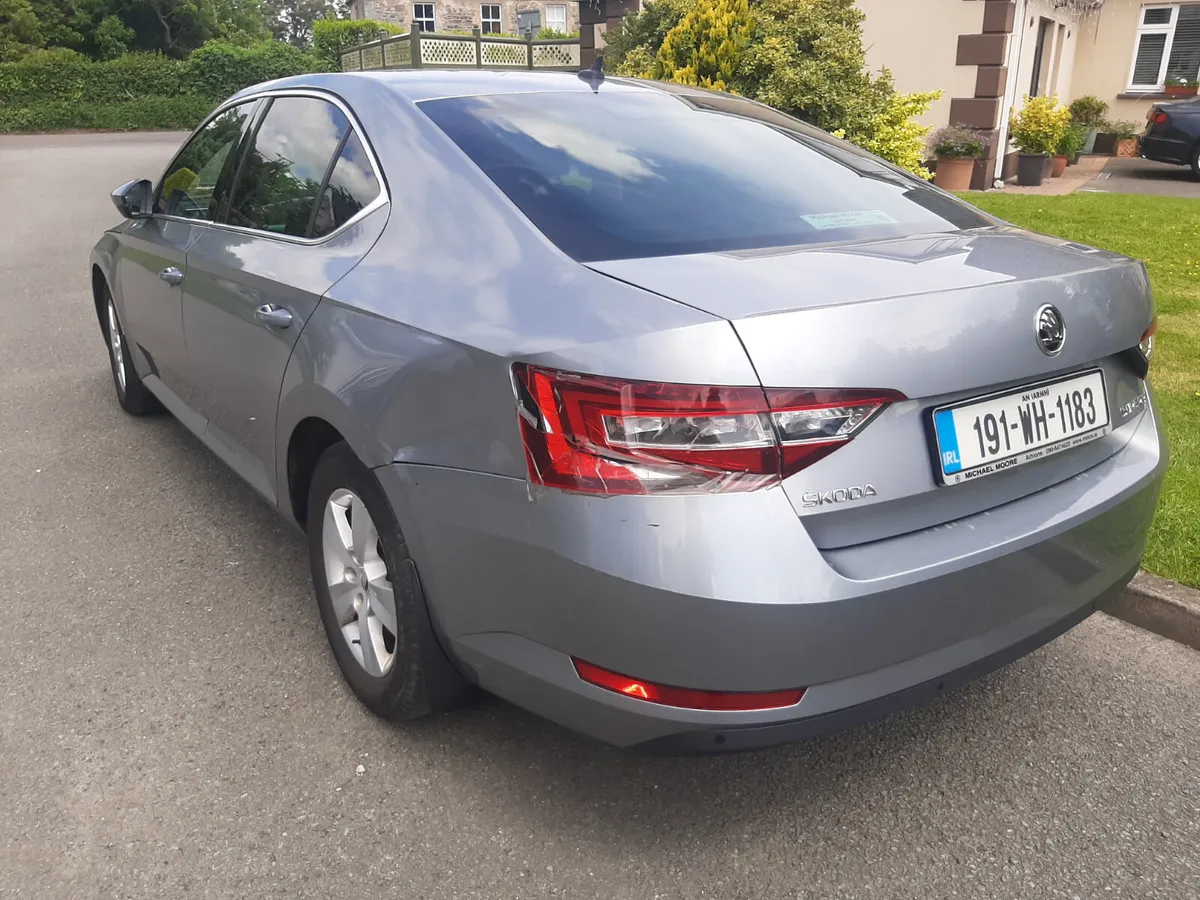 SKODA SUPERB 2019 DSG AUTOMATIC 2.0 TDI - Image 2