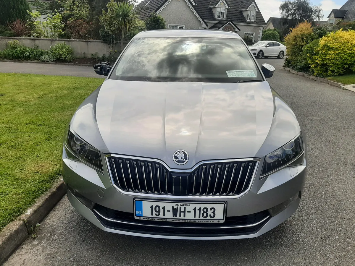 SKODA SUPERB 2019 DSG AUTOMATIC 2.0 TDI - Image 3
