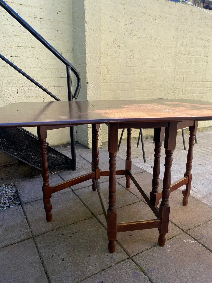 Mahogany foldable kitchen table and four chairs - Image 3