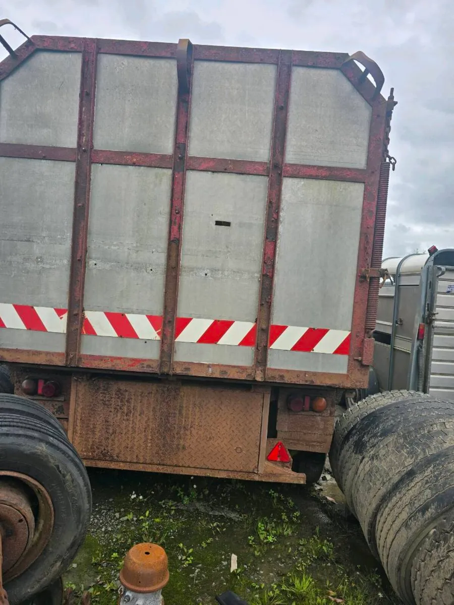 Cattel trailer 26ft x8 - Image 3