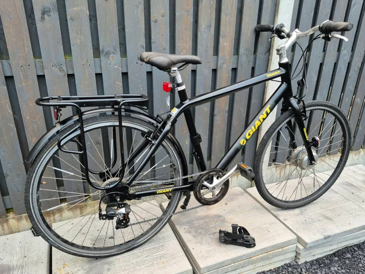 ADULTS GIANT ESCAPE BIKE 22 INCH FRAME/ WHEELS 29 - Image 2