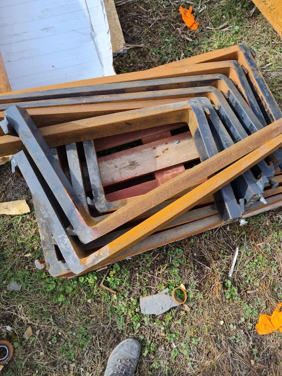 Forklift forks side shifts - Image 1