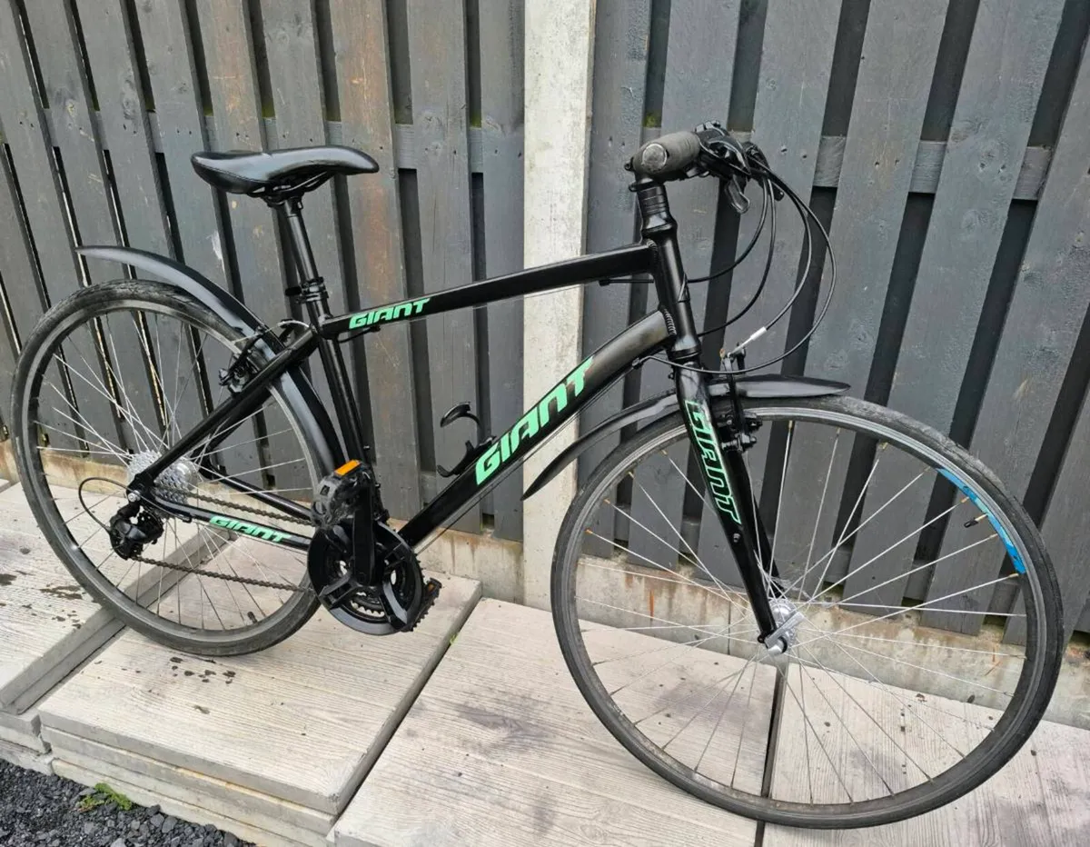 ADULTS GIANT ESCAPE 2 
 BIKE 18 INCH FRAME/ WHEELS - Image 2