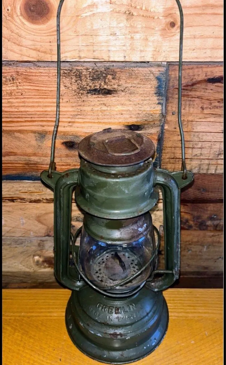Old army lantern - Image 2