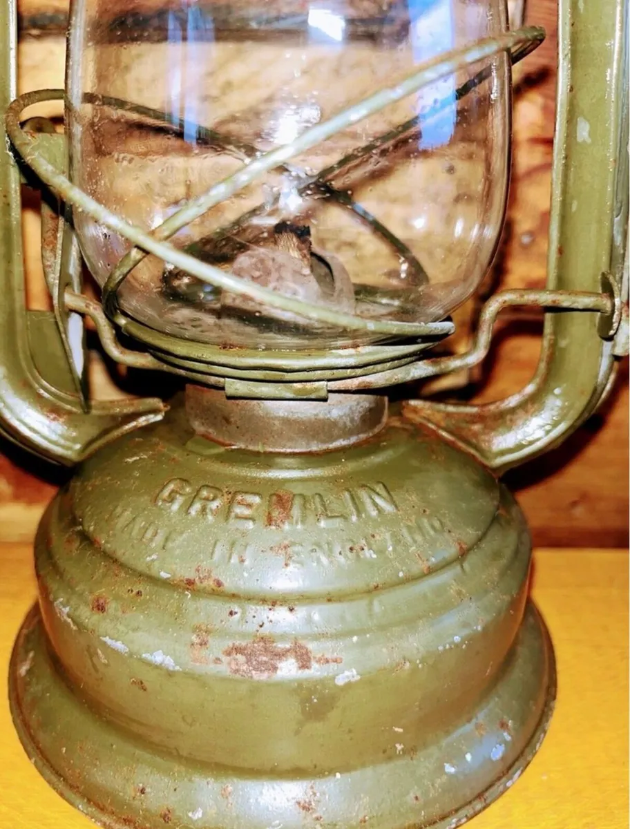 Old army lantern - Image 3