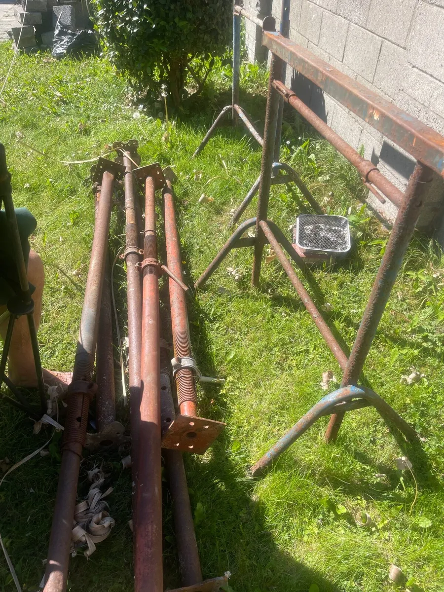 Acro props