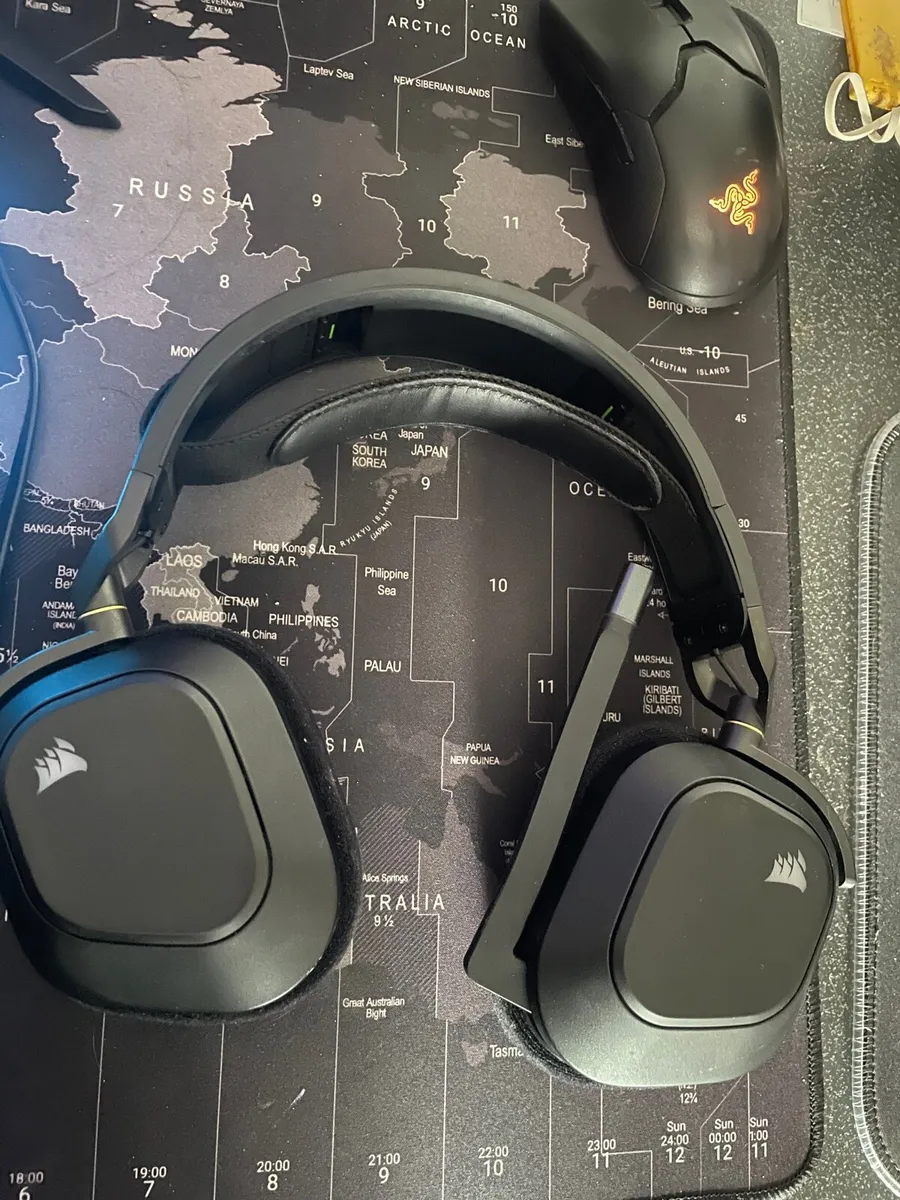 Corsair hs80 max headphones