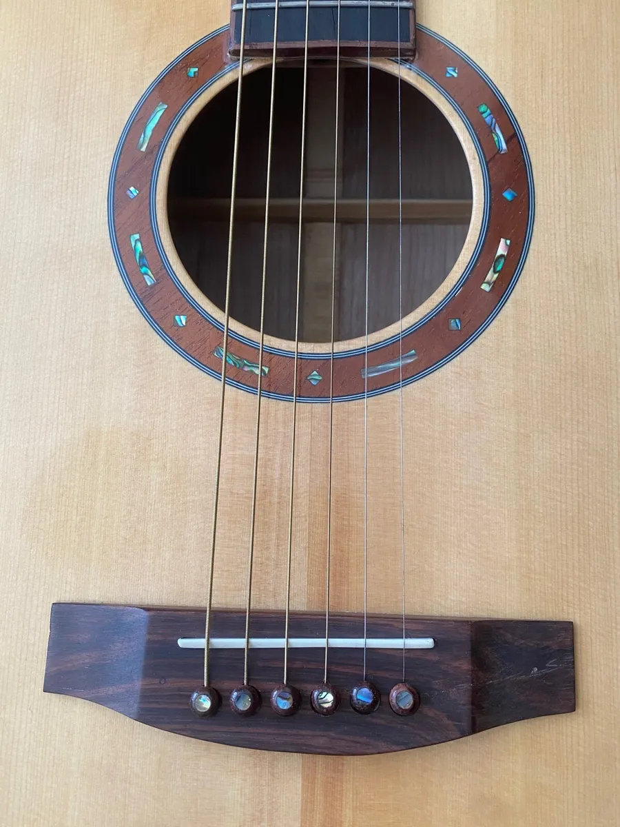 Guitar - Image 4