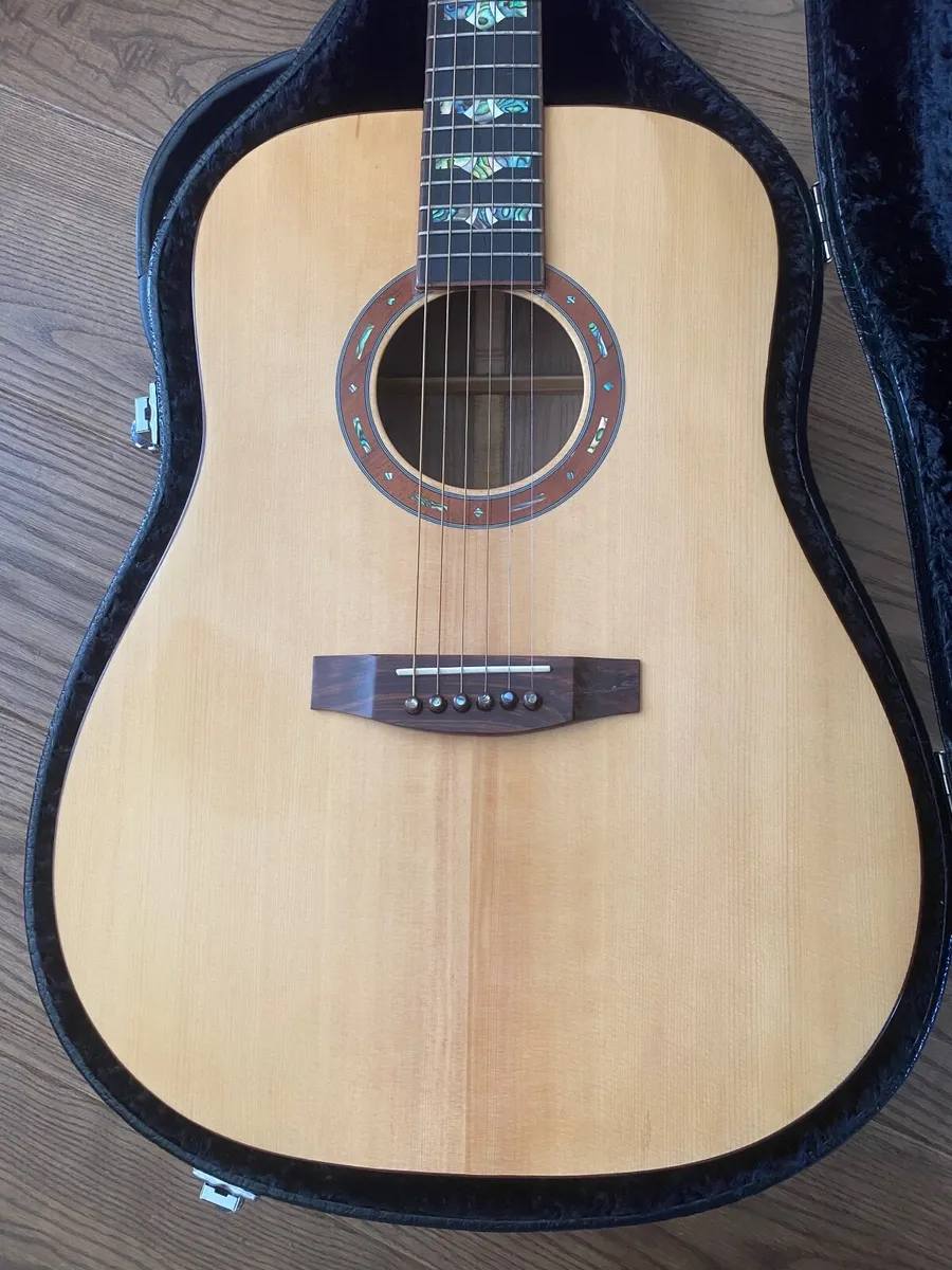 Guitar - Image 2