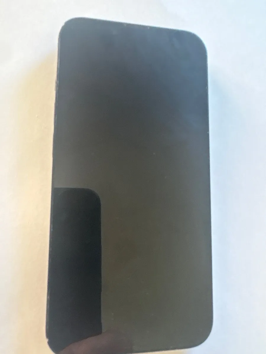 iPhone 14 - Image 2