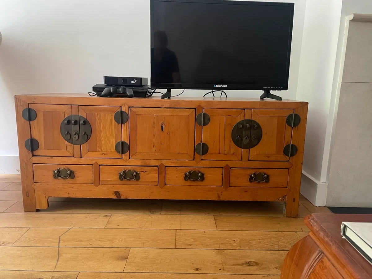 Wooden Antique Chinese chest - Image 1