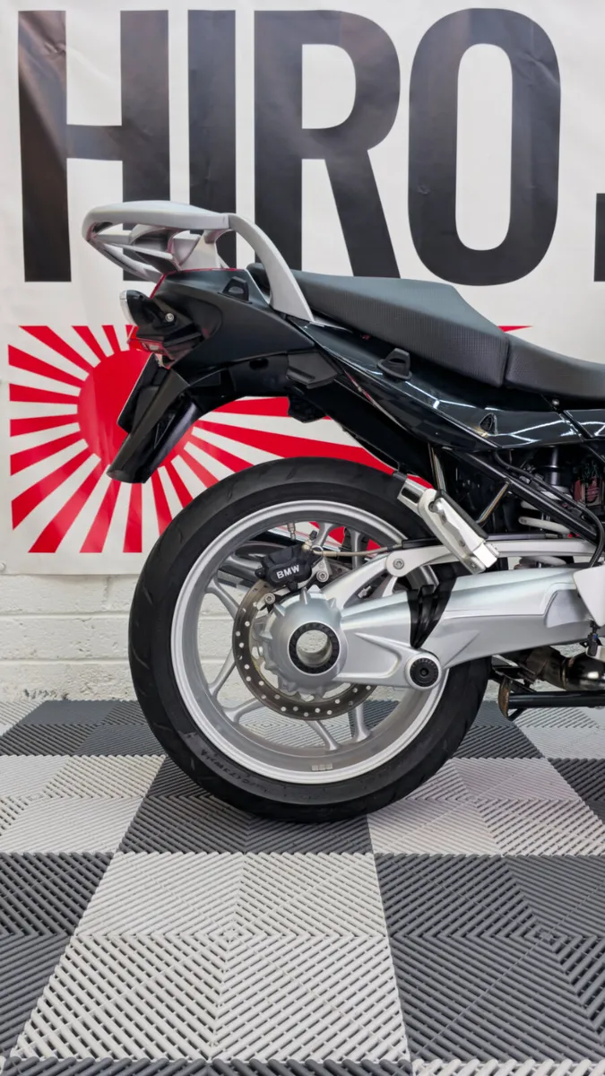 2007 BMW R1200ST with Luggage - Image 2