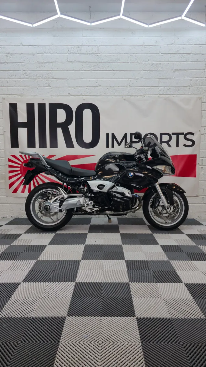 2007 BMW R1200ST with Luggage - Image 1