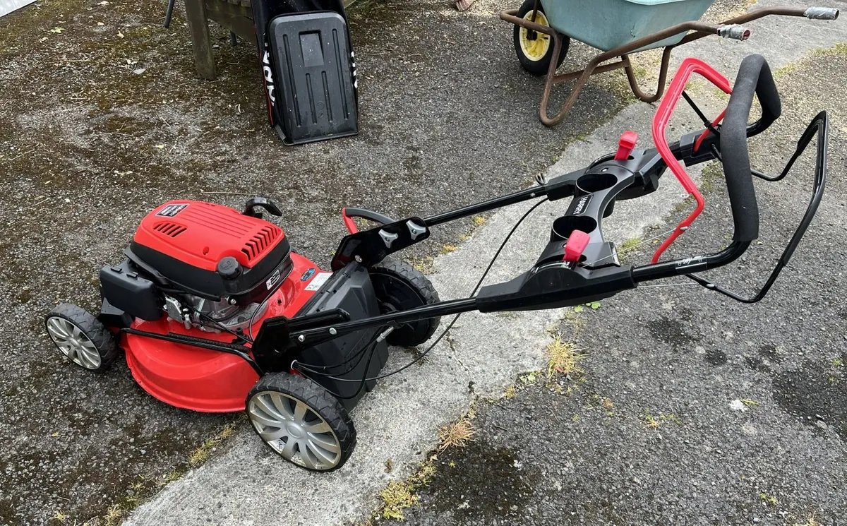 Harry 196V lawn mower - Image 1