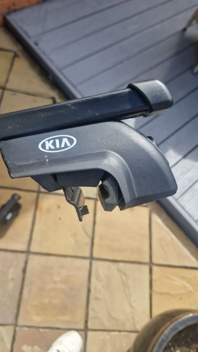 Kia roof bars - Image 1