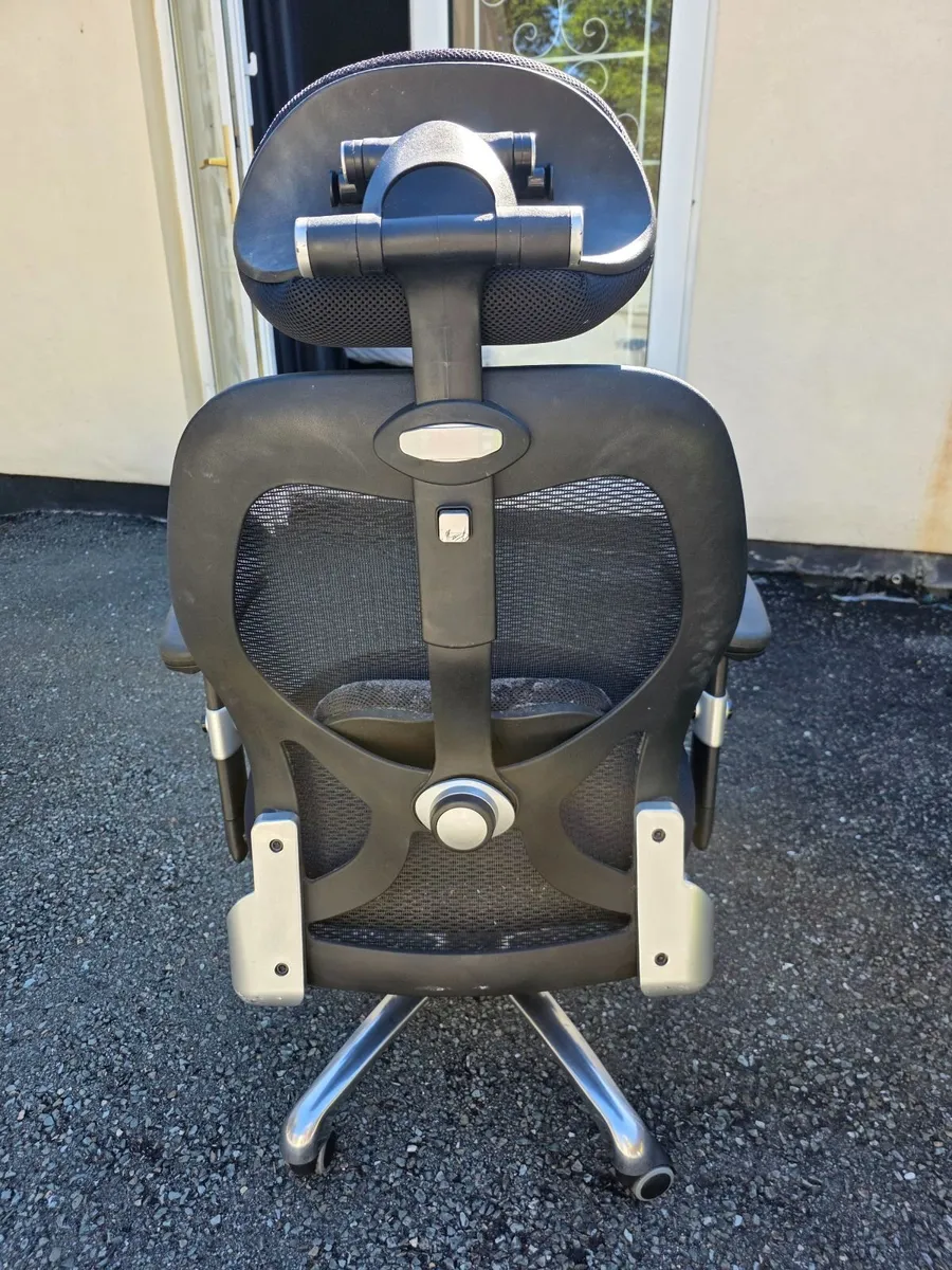 Office chair - Image 1