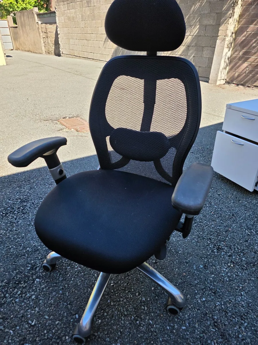 Office chair - Image 2