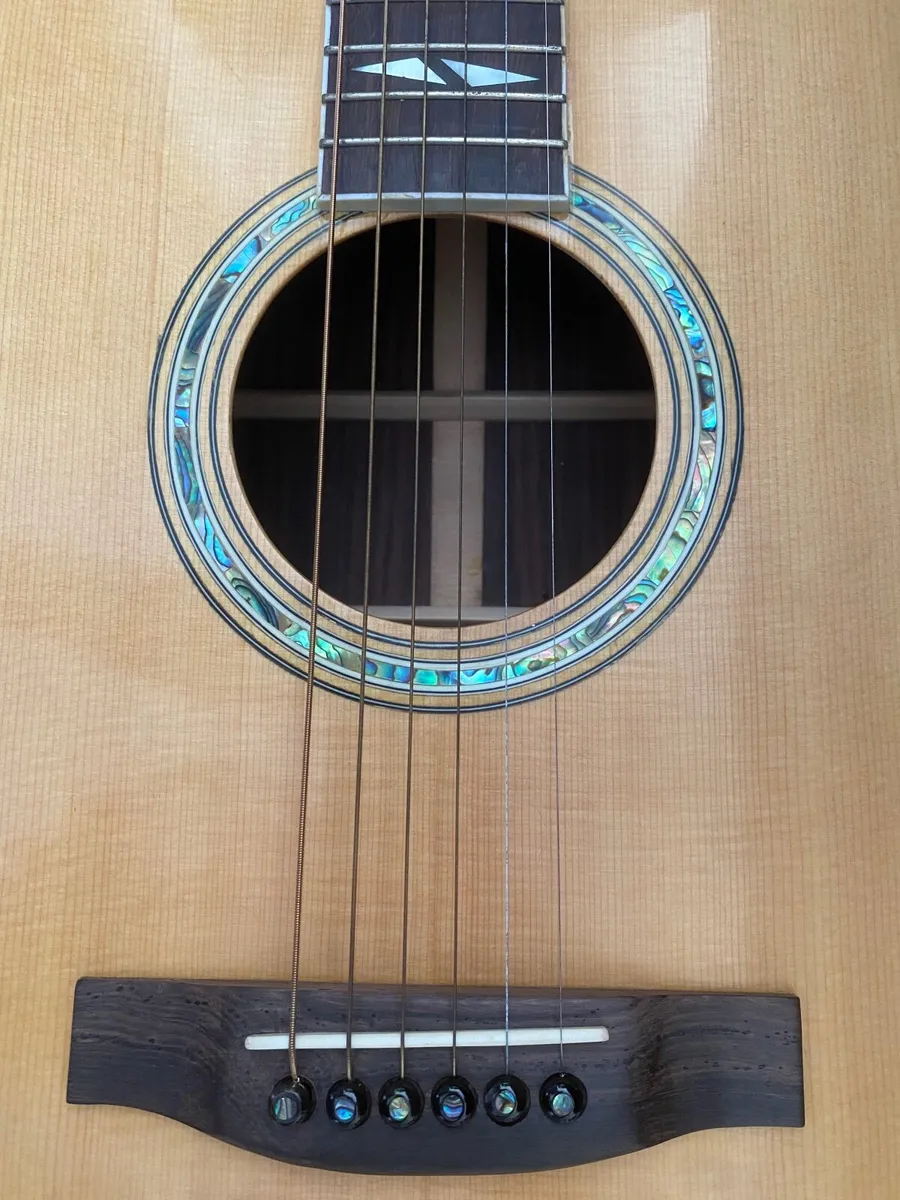 Guitar - Image 2