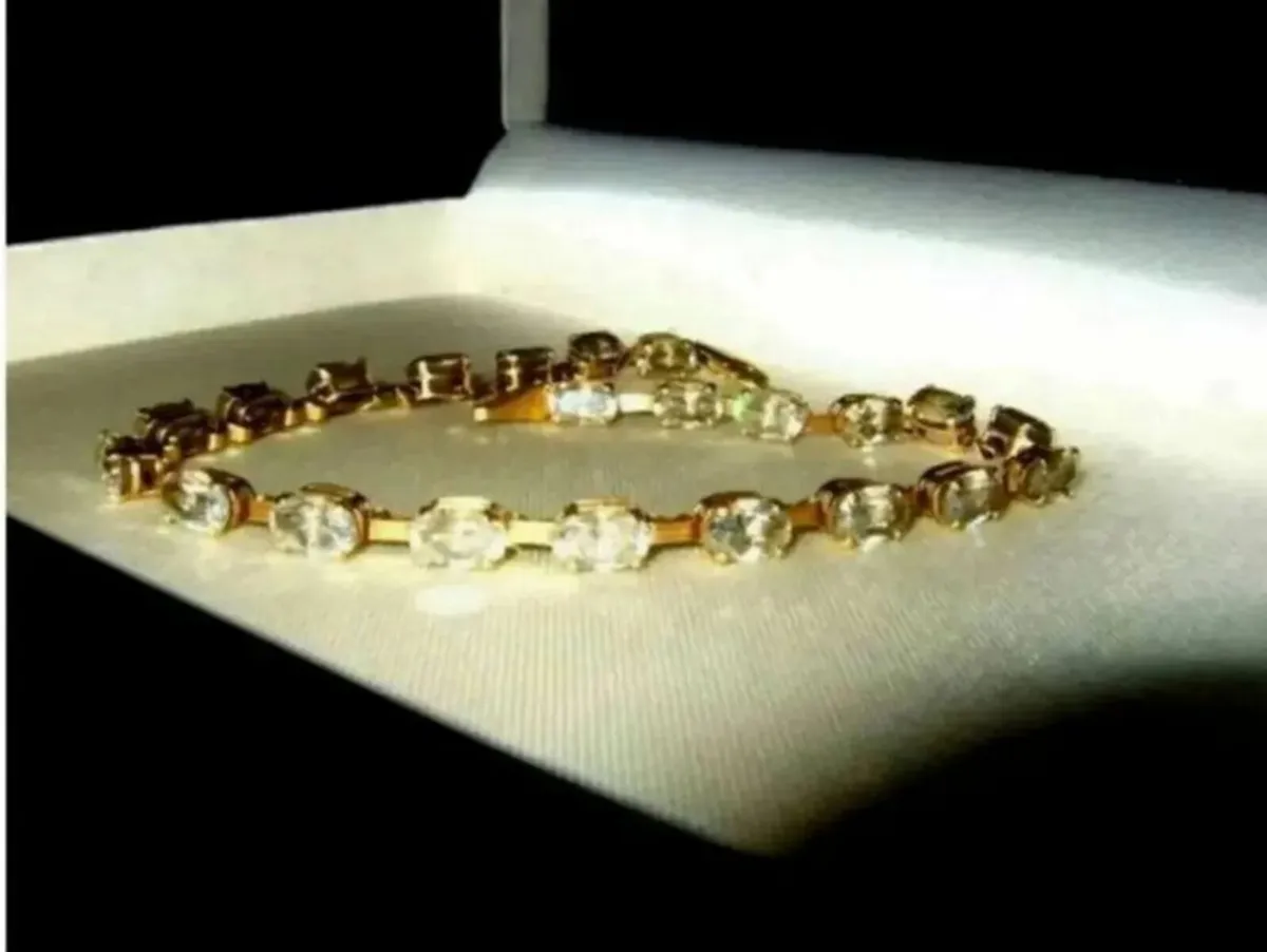 Vintage Hallmarked 14ct Gold Tennis Bracelet - Image 4