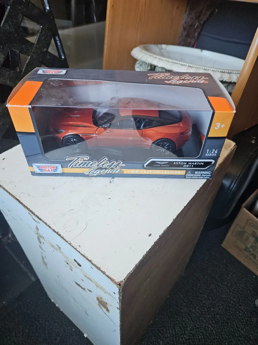 Corgi Motormax Aston Martin 1.24 - Image 1