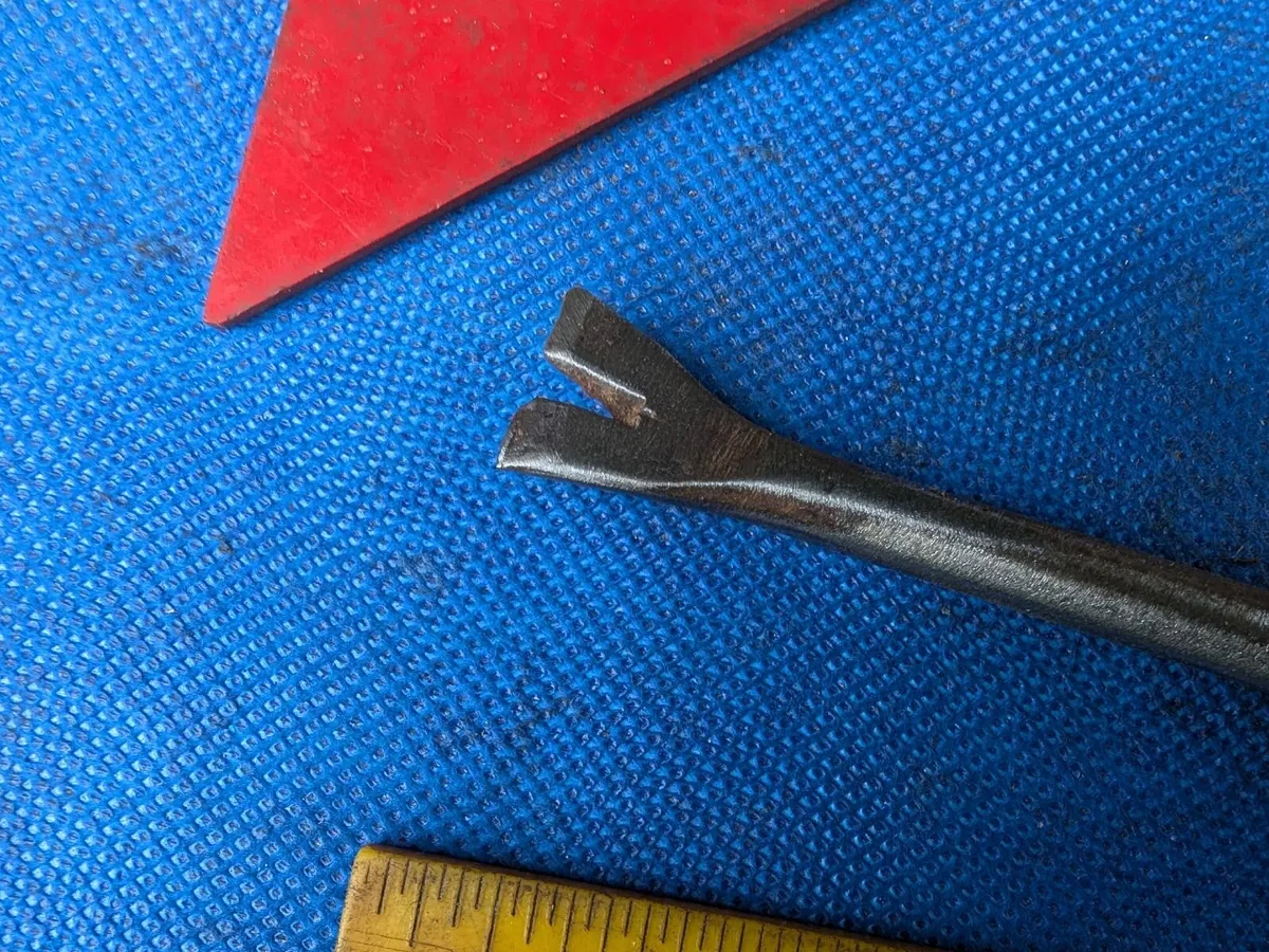 Upholsterers Tack Lifter - Image 3