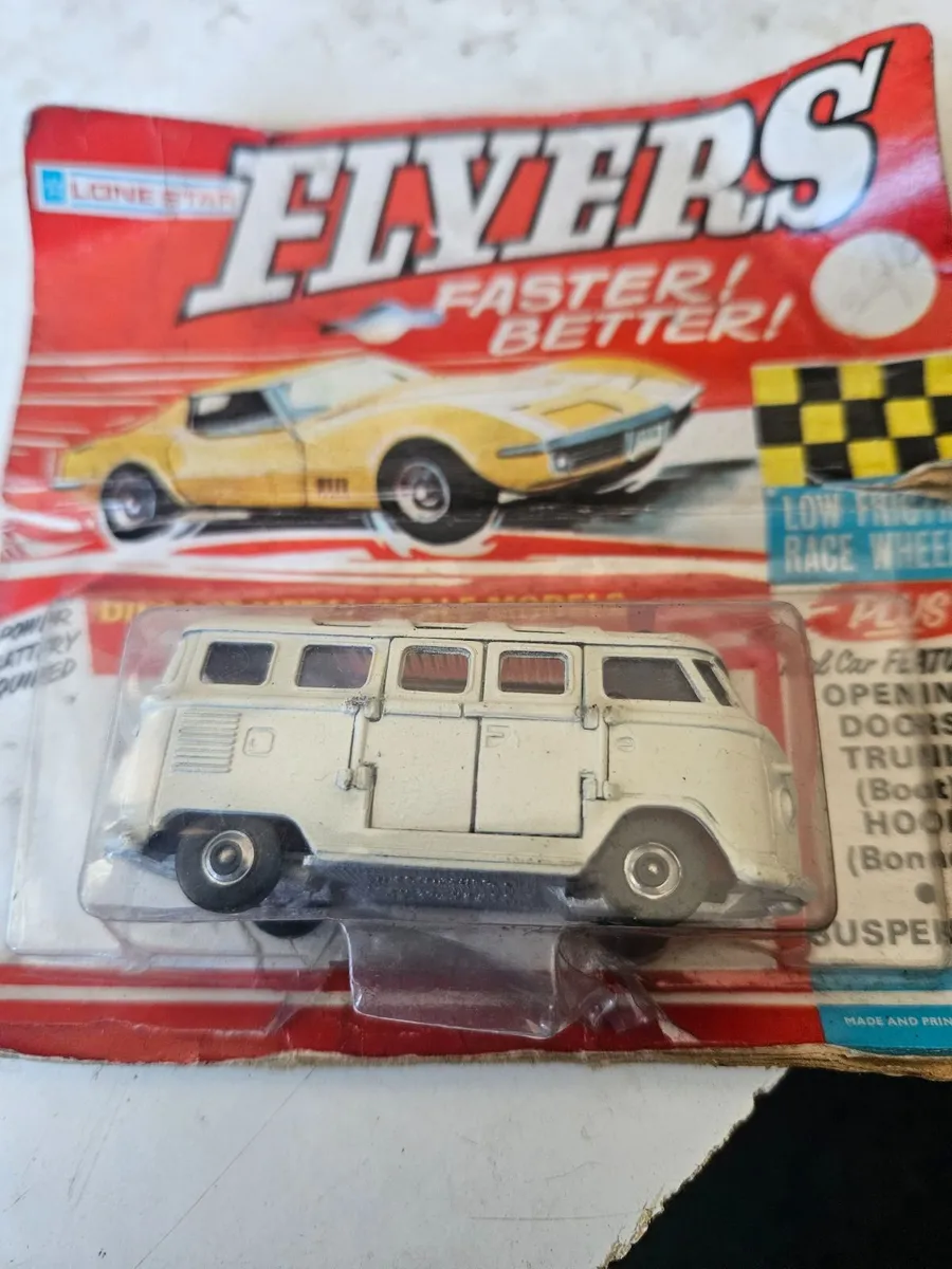 Corgi Lonestar VW Minibus - Image 2