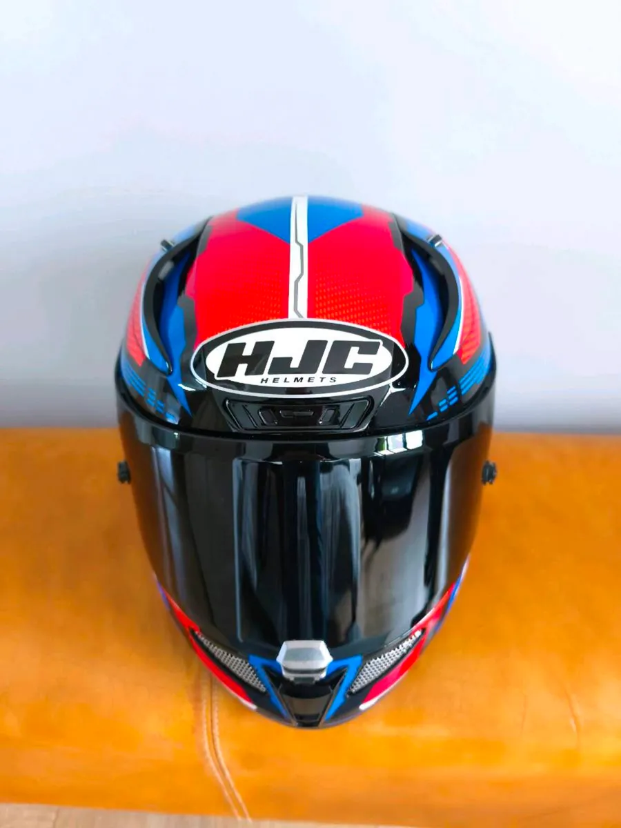HJC RPHA 11 Motorbike Helmet - Image 3