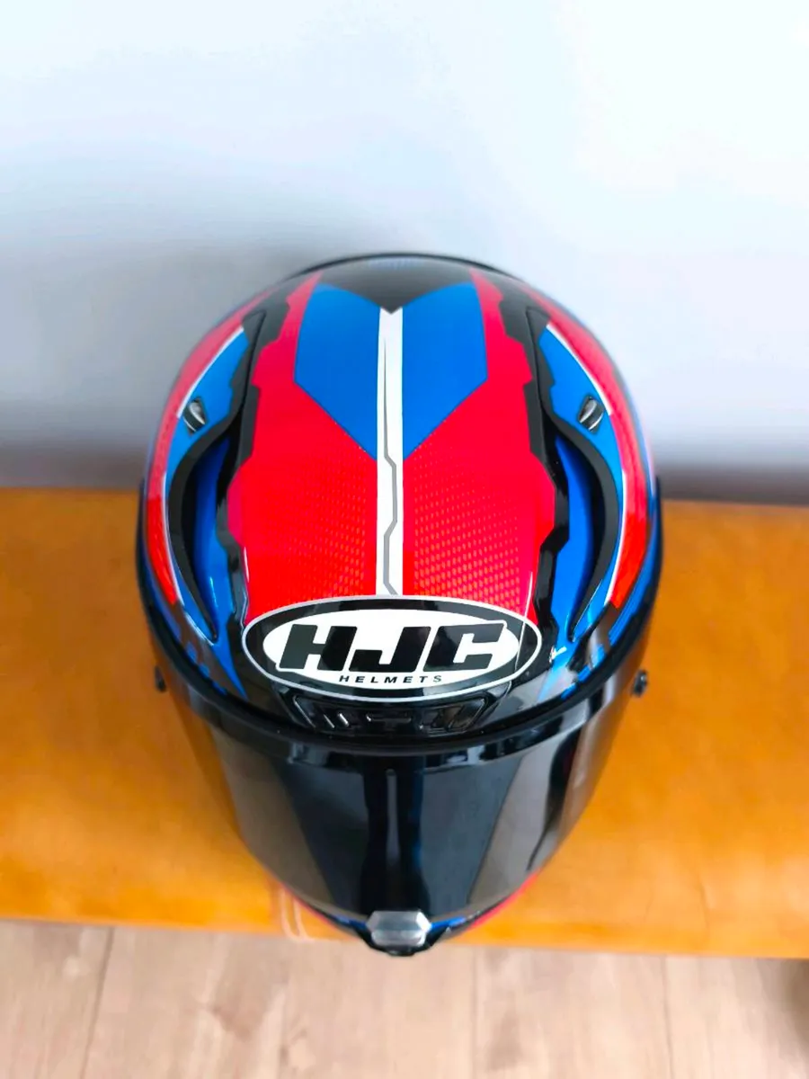 HJC RPHA 11 Motorbike Helmet - Image 4