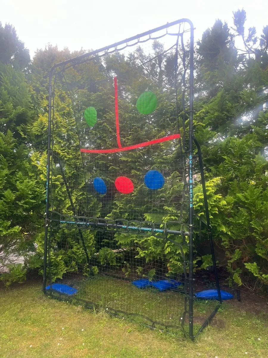 Football and hurling Rebounder - Image 1