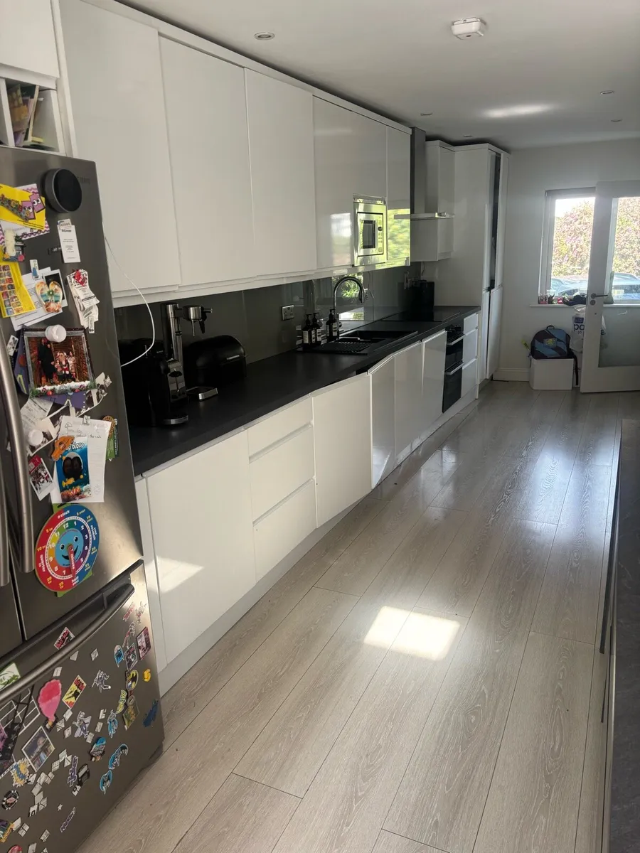 Kitchen and appliances - Image 2