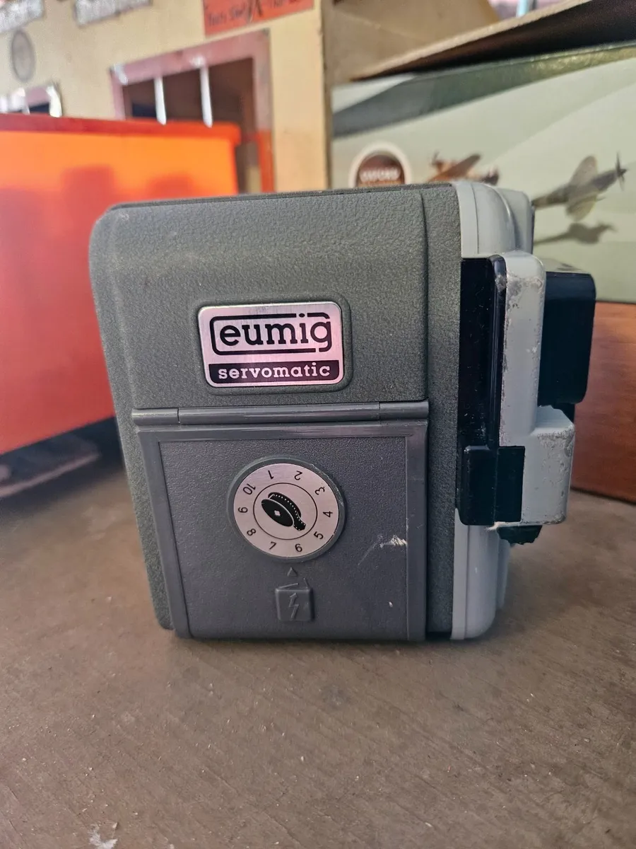 Vintage Retro Eumig Servomatic Camera - Image 2