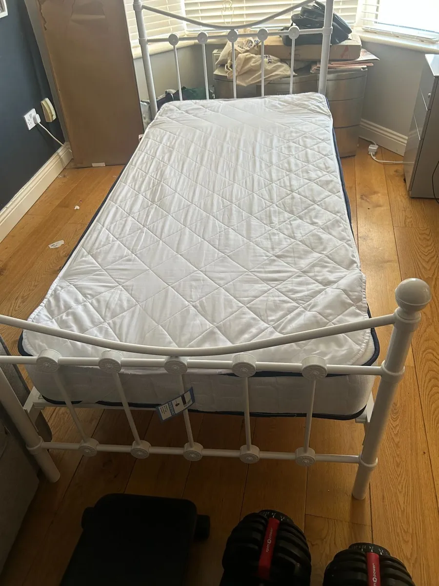 Bed - Image 2