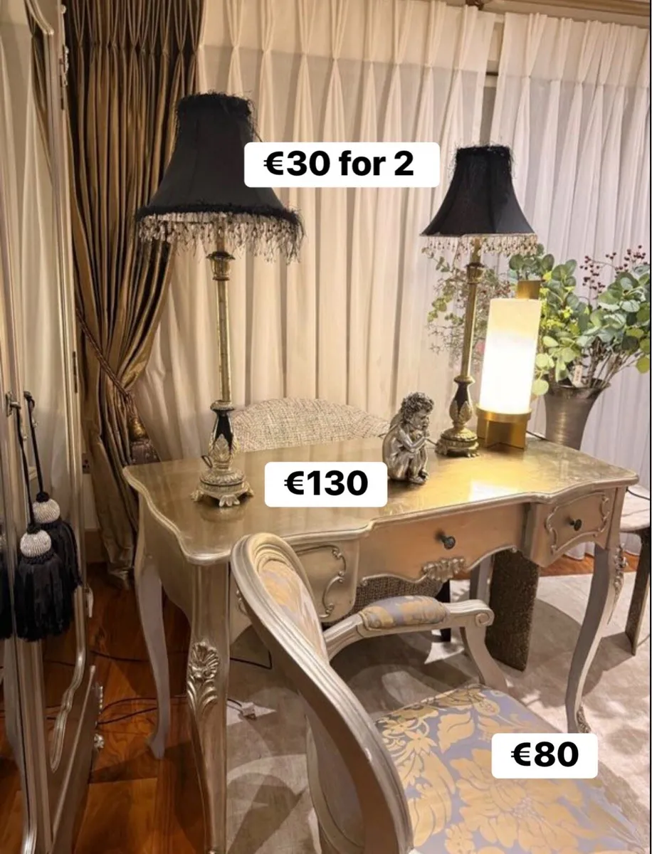 Dressing vanity table Chair , lamps - Image 1