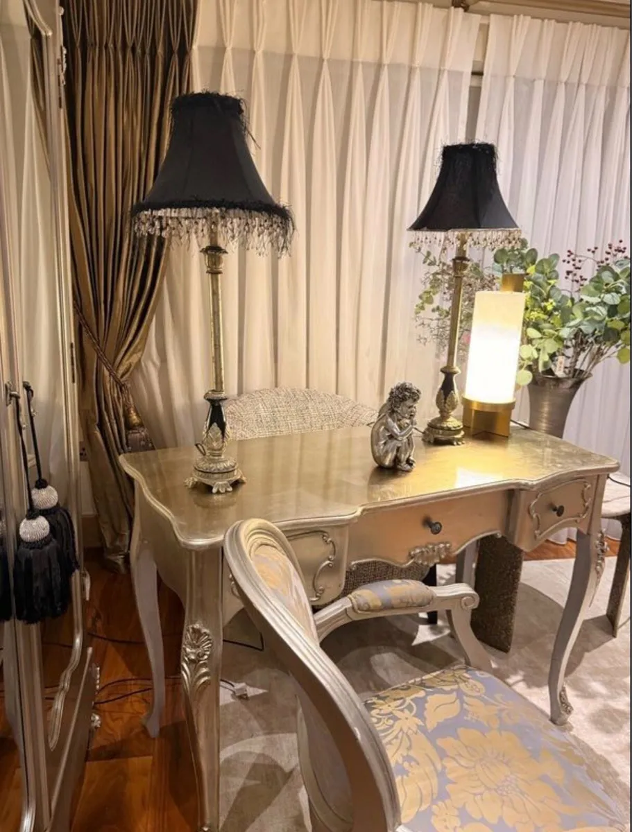 Dressing vanity table Chair , lamps - Image 2