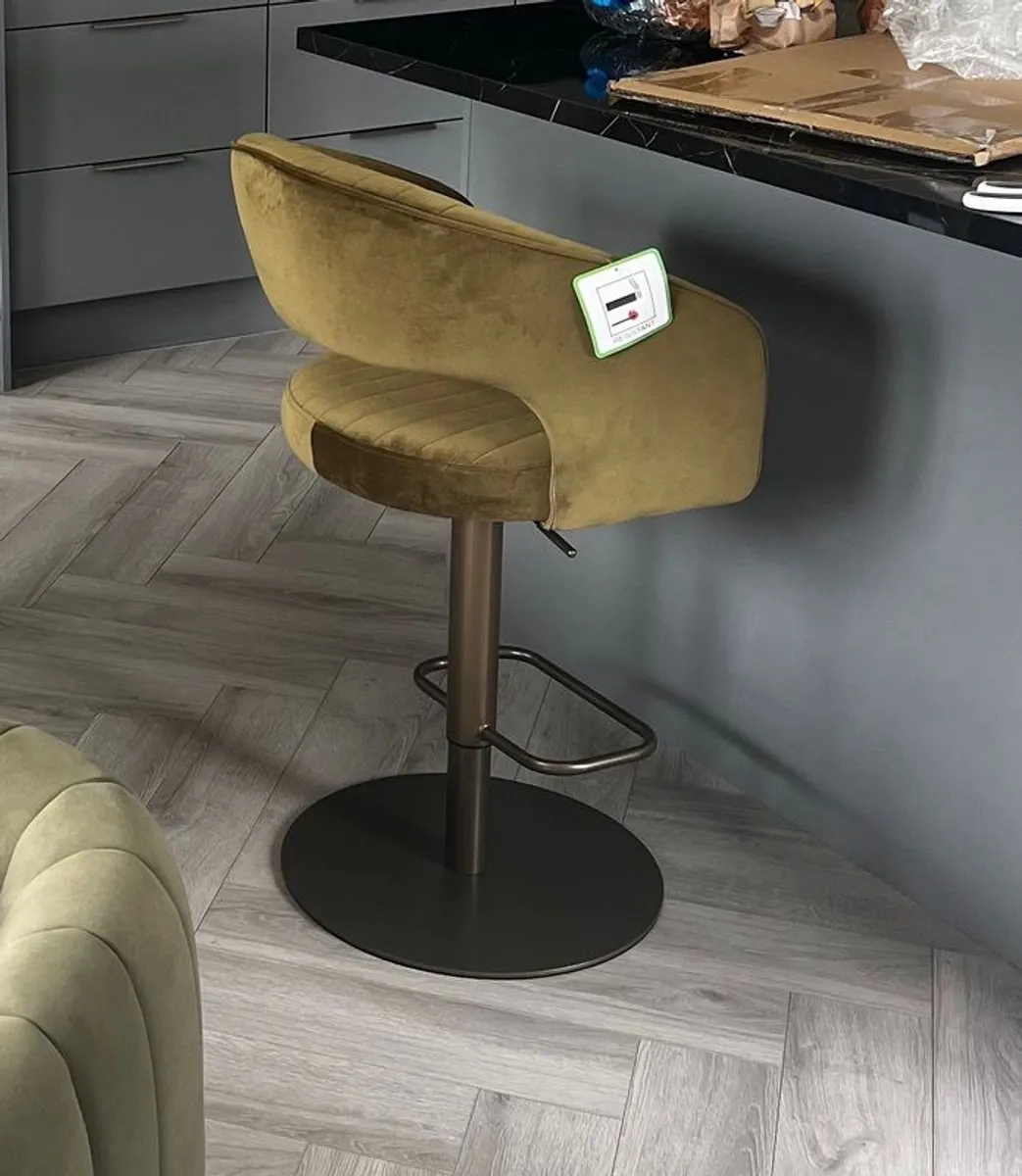 bar chairs - Image 2
