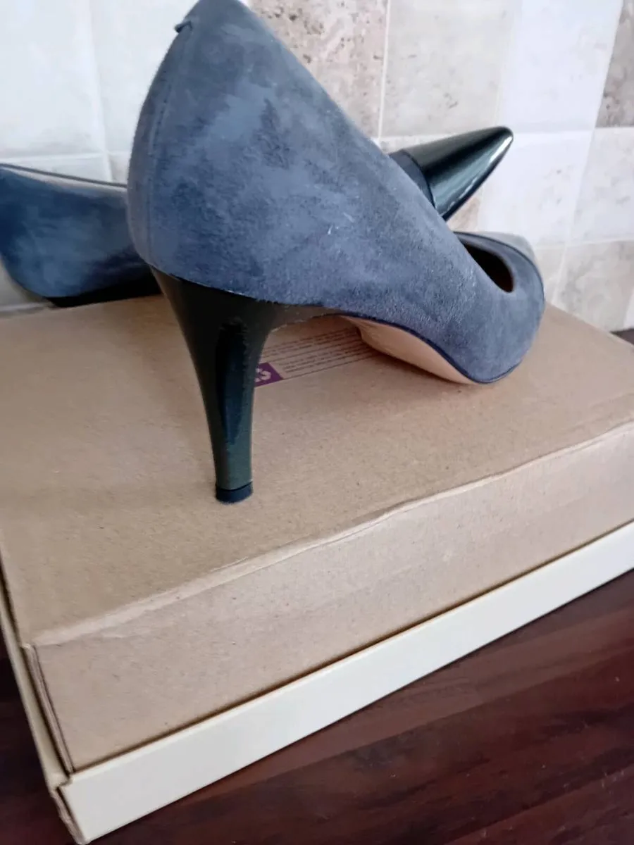 LADIES SHOES NEW - Image 1