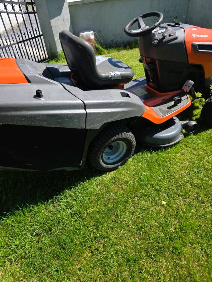 Husqvarna ride on mower - Image 3