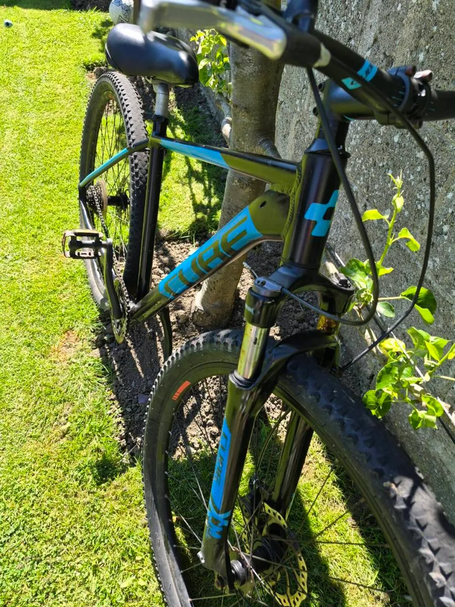 Cube stunt bike - Image 4