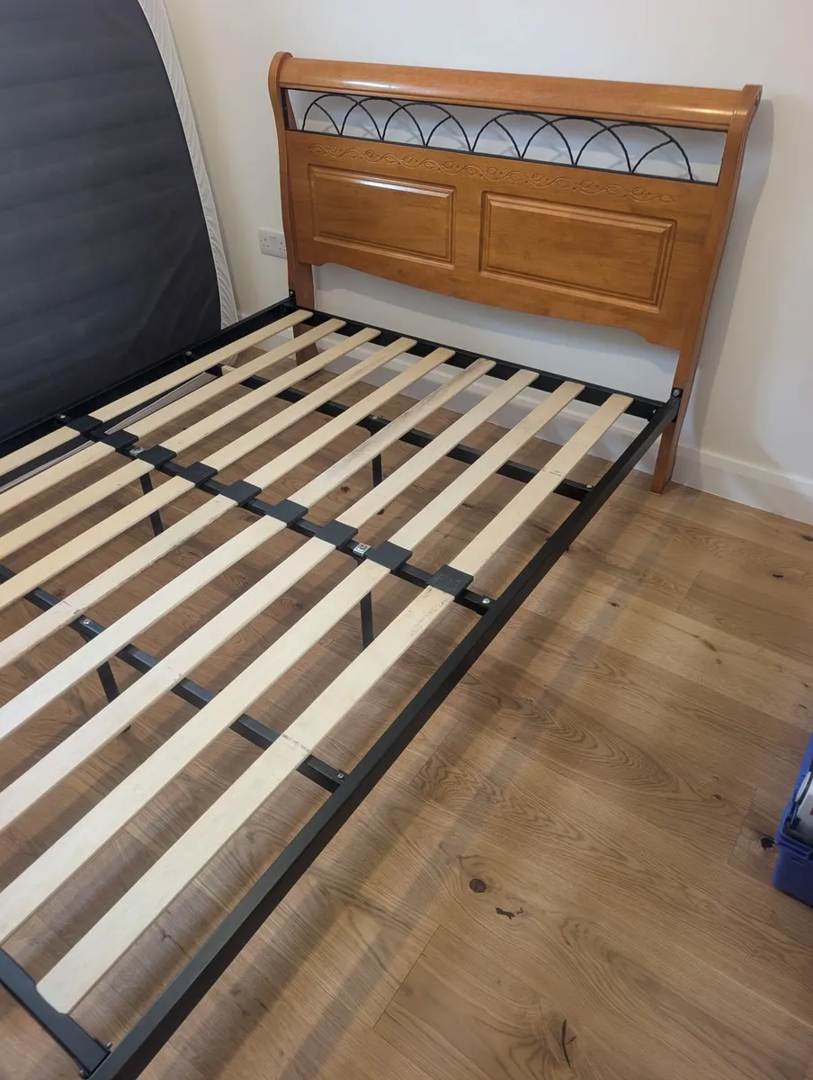 Double bed - Image 2