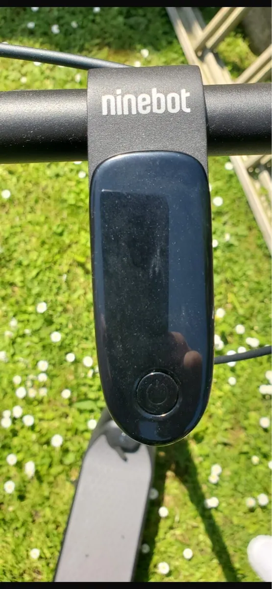 Segway ninebot E scooter - Image 3