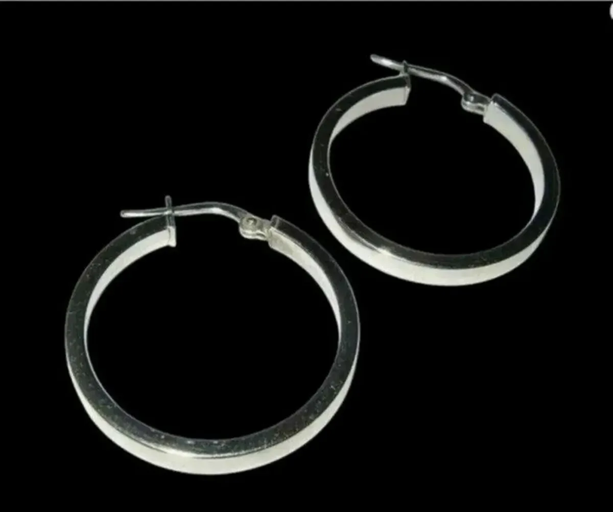 Vintage 9ct White Gold Hallmarked Hoop Earrings - Image 3