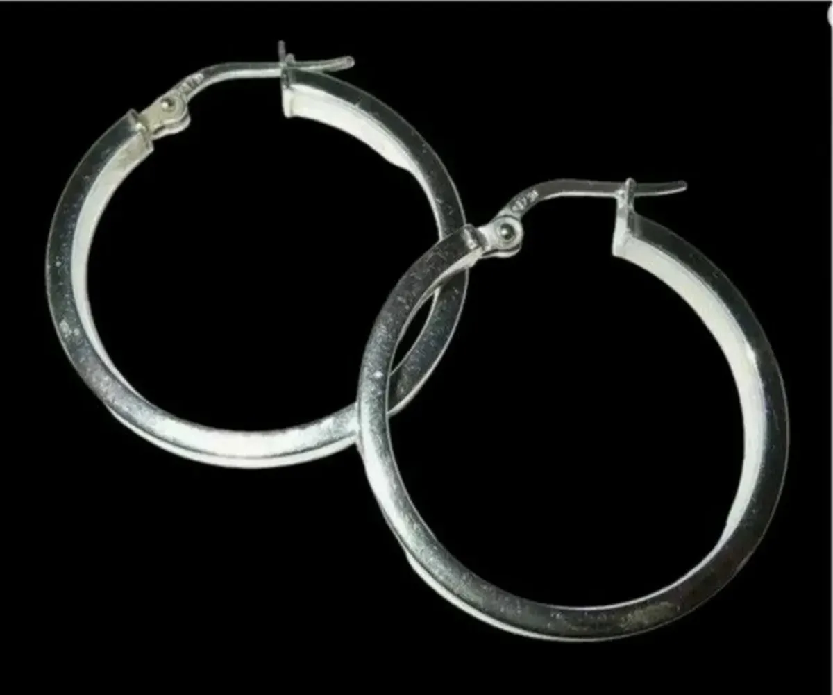 Vintage 9ct White Gold Hallmarked Hoop Earrings - Image 2