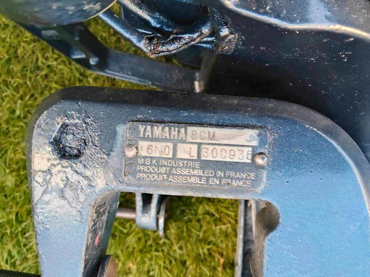 8HP Yamaha Outboard - 2 stroke long shaft - Image 2