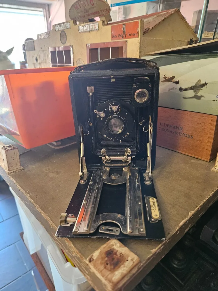 Vintage Cameo Camera - Image 3