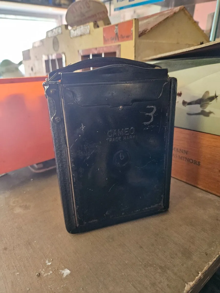 Vintage Cameo Camera - Image 4